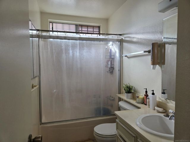 5675 Plumas St, San Diego, CA 92139