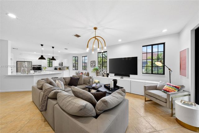 1506 Passion Vine Cir 23-3, Weston, FL 33326