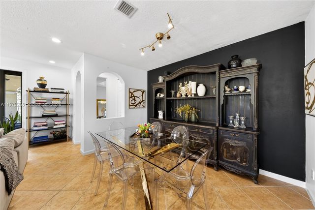 1506 Passion Vine Cir 23-3, Weston, FL 33326