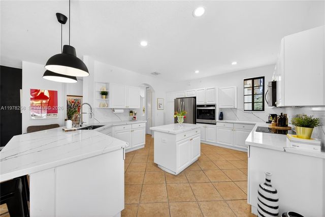 1506 Passion Vine Cir 23-3, Weston, FL 33326