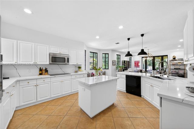 1506 Passion Vine Cir 23-3, Weston, FL 33326