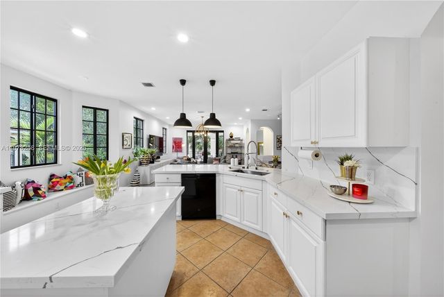 1506 Passion Vine Cir 23-3, Weston, FL 33326