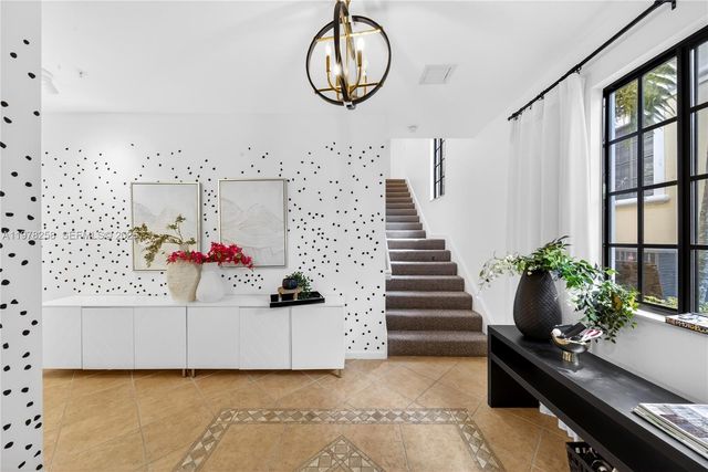 1506 Passion Vine Cir 23-3, Weston, FL 33326