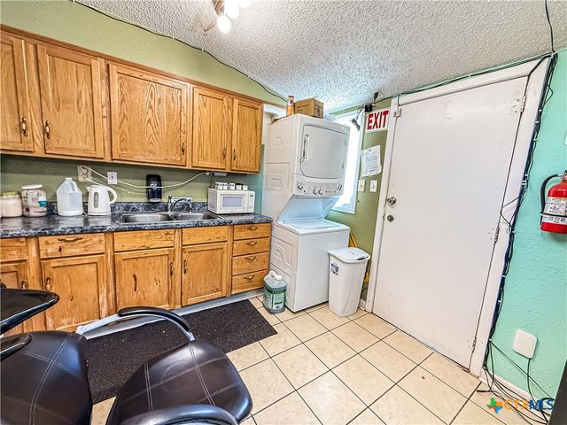 104 W Hallmark Avenue, Killeen, TX 76541