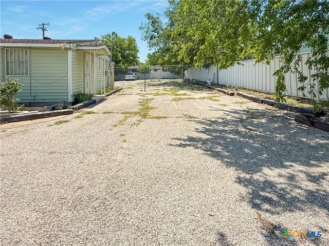 104 W Hallmark Avenue, Killeen, TX 76541