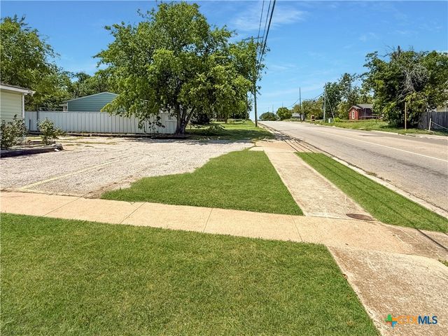104 W Hallmark Avenue, Killeen, TX 76541