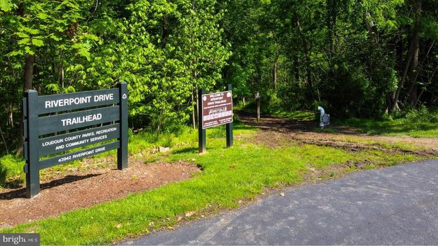 43941 RIVERPOINT DR, Leesburg, VA 20176