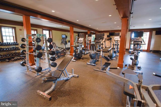 43941 RIVERPOINT DR, Leesburg, VA 20176