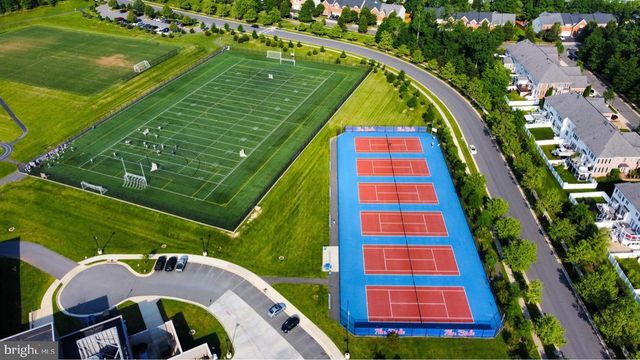 43941 RIVERPOINT DR, Leesburg, VA 20176