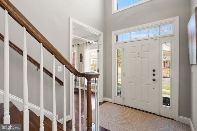 43941 RIVERPOINT DR, Leesburg, VA 20176