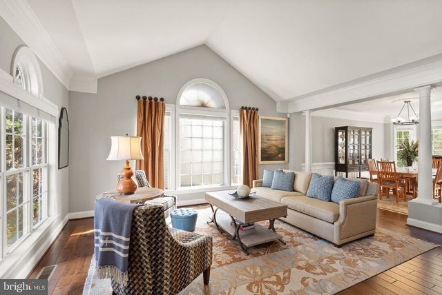 43941 RIVERPOINT DR, Leesburg, VA 20176