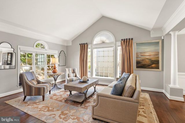 43941 RIVERPOINT DR, Leesburg, VA 20176