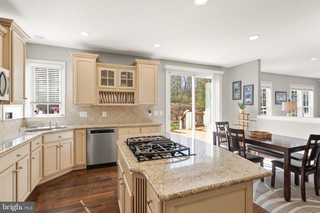 43941 RIVERPOINT DR, Leesburg, VA 20176