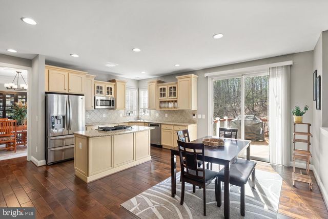 43941 RIVERPOINT DR, Leesburg, VA 20176