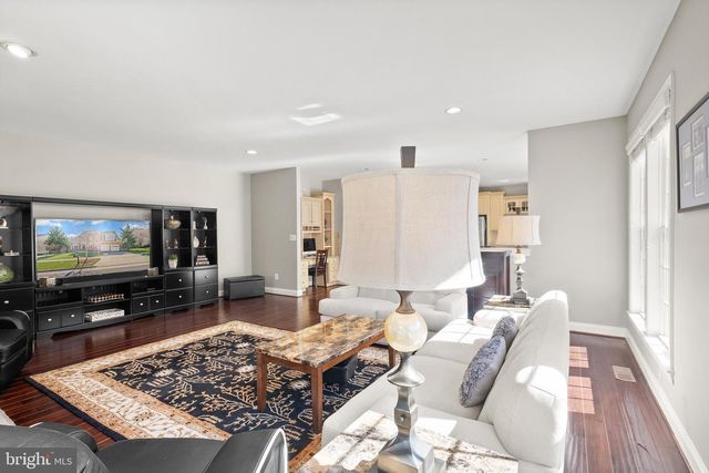 43941 RIVERPOINT DR, Leesburg, VA 20176