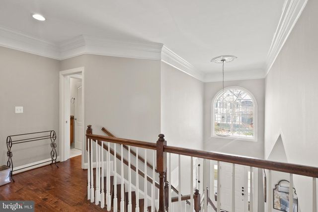 43941 RIVERPOINT DR, Leesburg, VA 20176