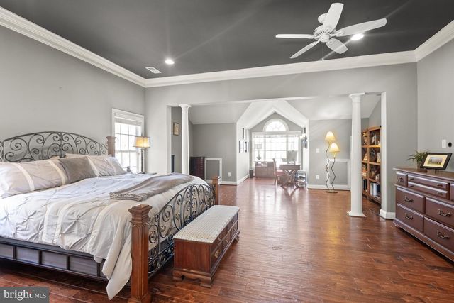 43941 RIVERPOINT DR, Leesburg, VA 20176