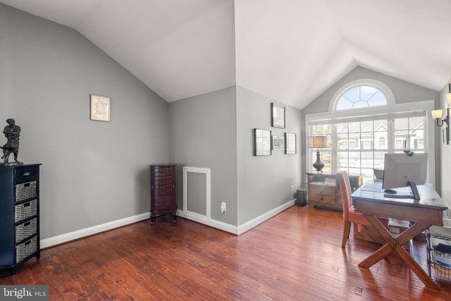 43941 RIVERPOINT DR, Leesburg, VA 20176