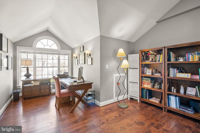 43941 RIVERPOINT DR, Leesburg, VA 20176