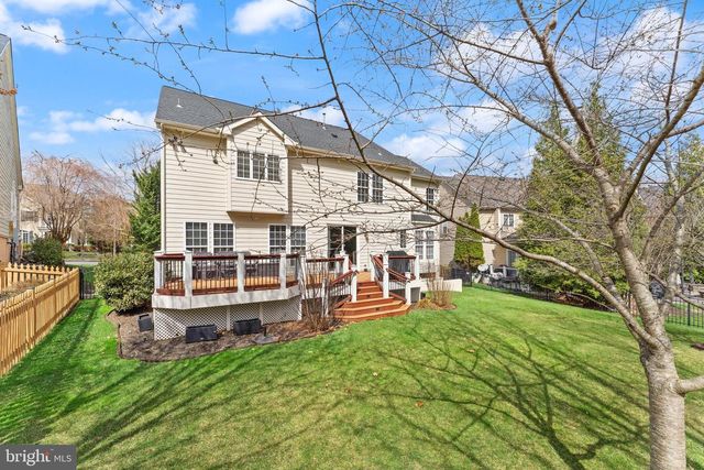 43941 RIVERPOINT DR, Leesburg, VA 20176