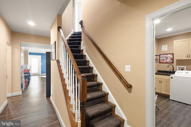 43941 RIVERPOINT DR, Leesburg, VA 20176