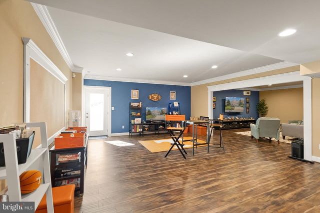 43941 RIVERPOINT DR, Leesburg, VA 20176