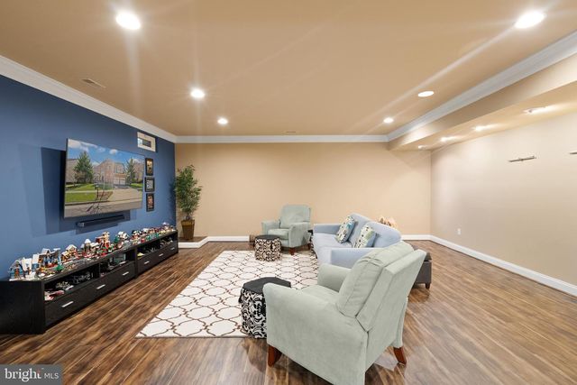 43941 RIVERPOINT DR, Leesburg, VA 20176