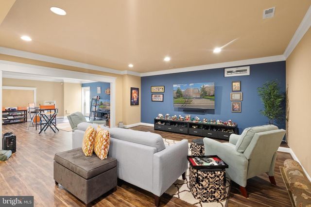 43941 RIVERPOINT DR, Leesburg, VA 20176