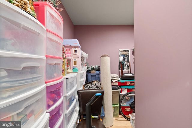 43941 RIVERPOINT DR, Leesburg, VA 20176