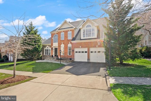 43941 RIVERPOINT DR, Leesburg, VA 20176