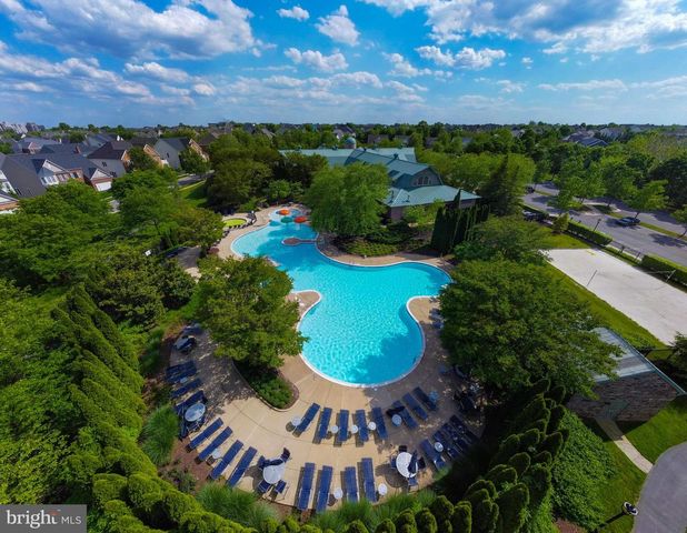 43941 RIVERPOINT DR, Leesburg, VA 20176