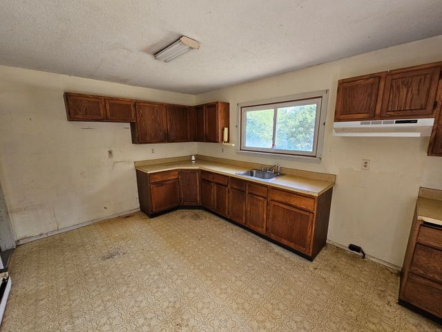 781 Norwich Avenue, Colchester, CT 06415
