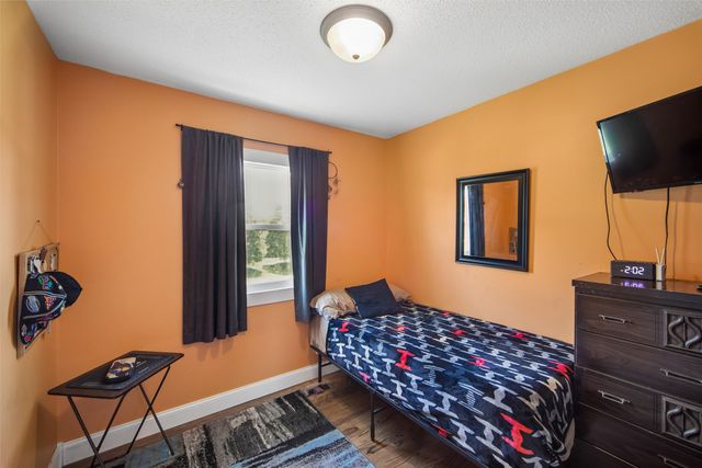 1408 N 9th Ave Place E, Newton, IA 50208