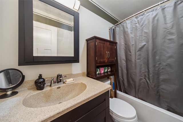 1408 N 9th Ave Place E, Newton, IA 50208