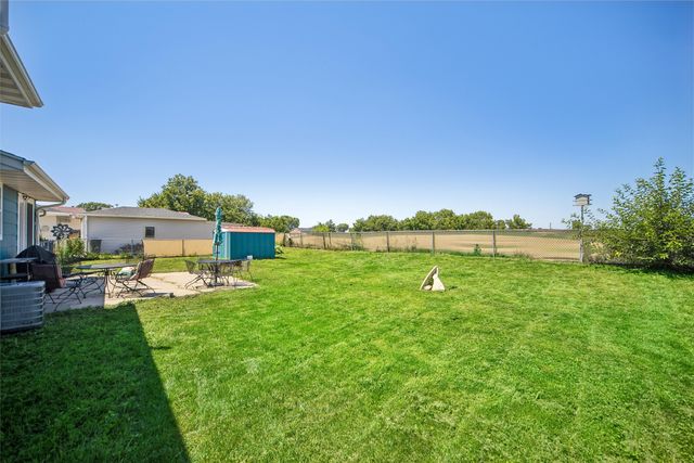 1408 N 9th Ave Place E, Newton, IA 50208
