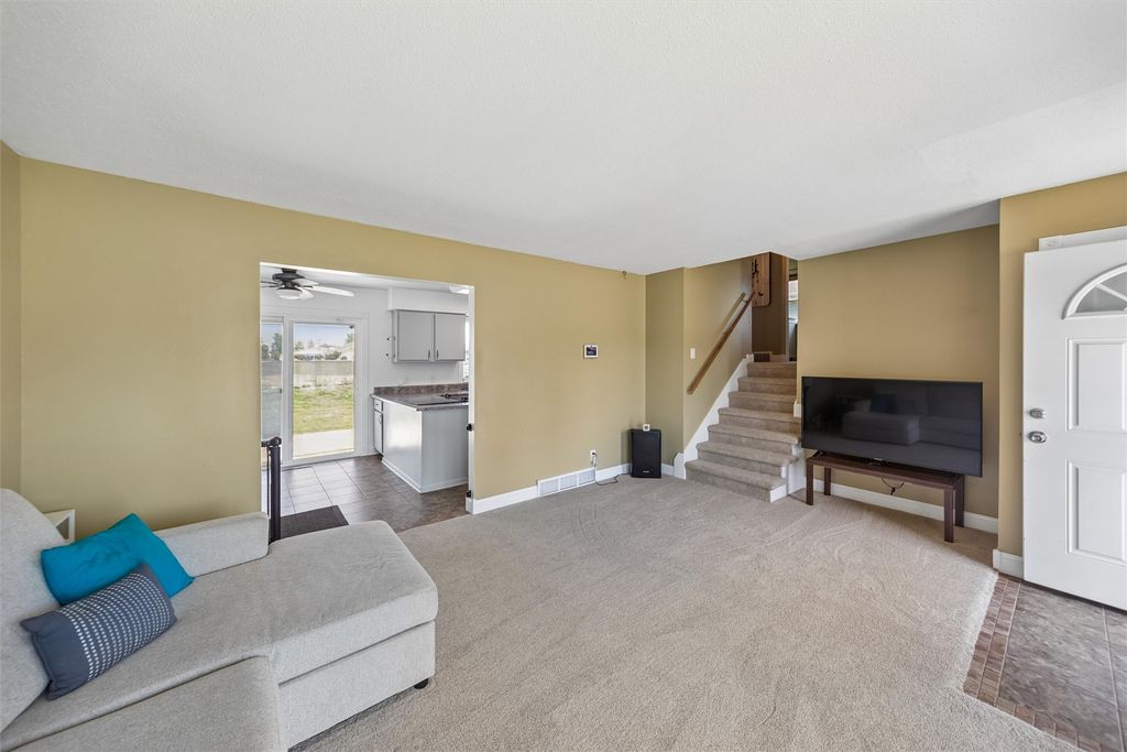 1408 N 9th Ave Place E, Newton, IA 50208