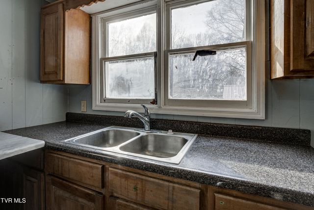 1908 Darnell Drive, Kingsport, TN 37665