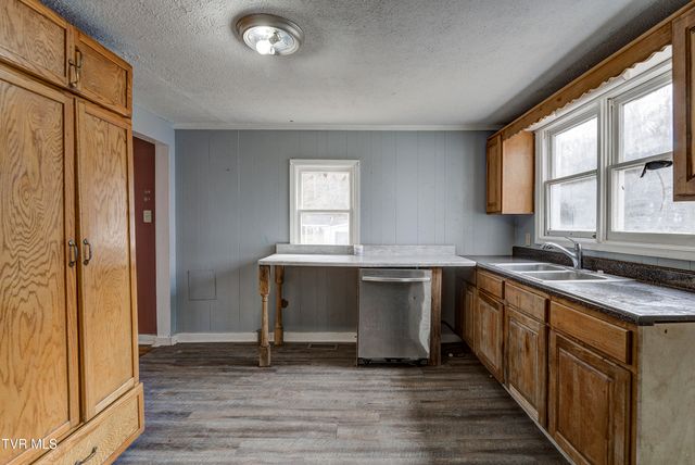 1908 Darnell Drive, Kingsport, TN 37665