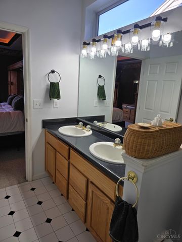 7777 Swansong Circle, Maineville, OH 45039