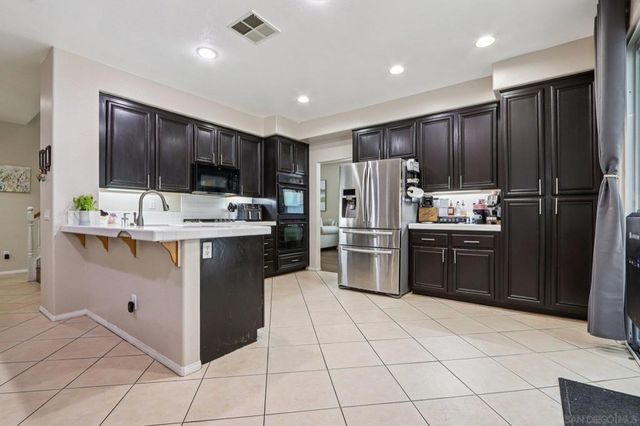 33677 Nandina Ln, Murrieta, CA 92563