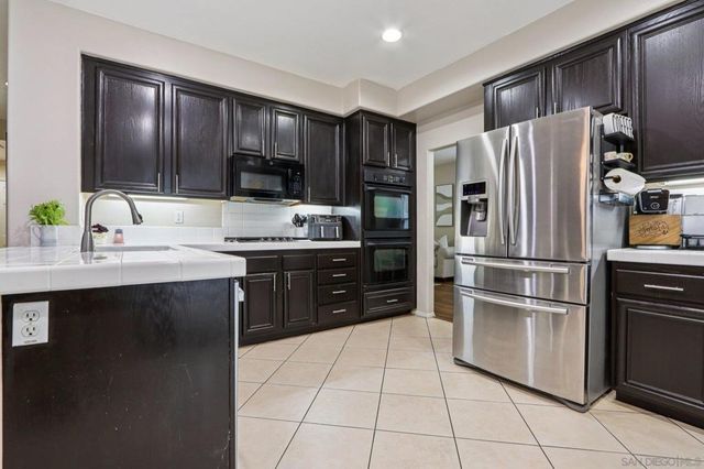 33677 Nandina Ln, Murrieta, CA 92563