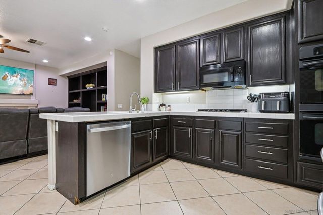 33677 Nandina Ln, Murrieta, CA 92563