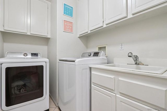 33677 Nandina Ln, Murrieta, CA 92563