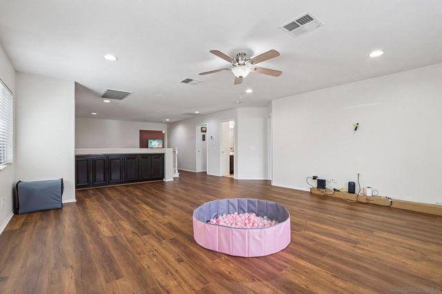 33677 Nandina Ln, Murrieta, CA 92563