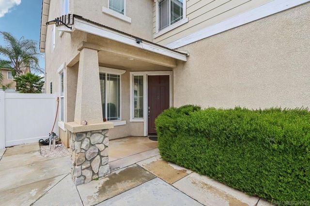 33677 Nandina Ln, Murrieta, CA 92563