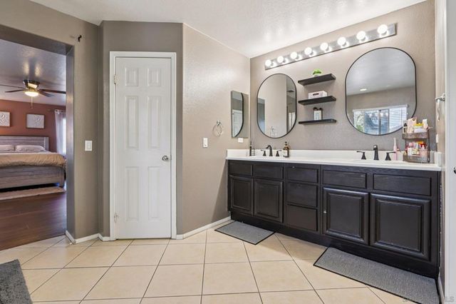 33677 Nandina Ln, Murrieta, CA 92563