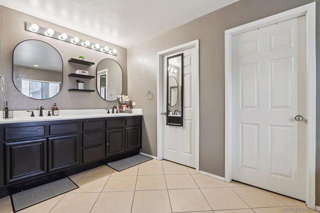 33677 Nandina Ln, Murrieta, CA 92563