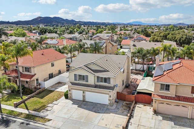 33677 Nandina Ln, Murrieta, CA 92563