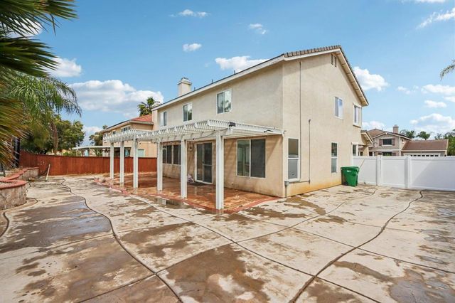 33677 Nandina Ln, Murrieta, CA 92563