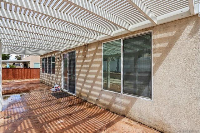 33677 Nandina Ln, Murrieta, CA 92563